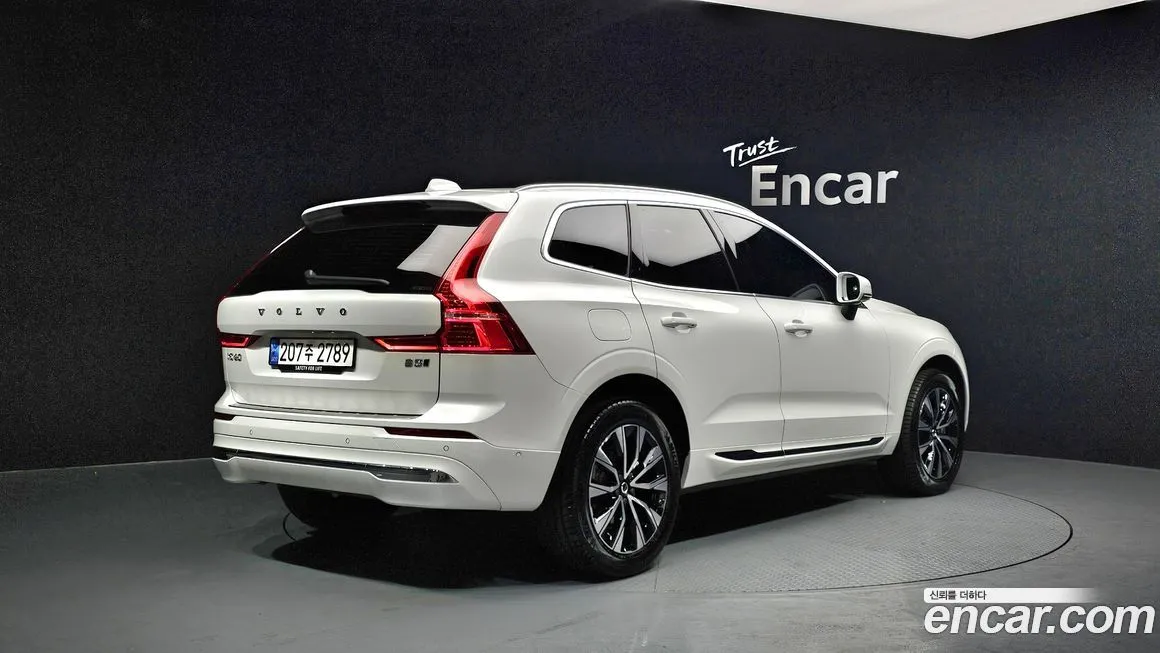 Volvo XC60 — фото 9