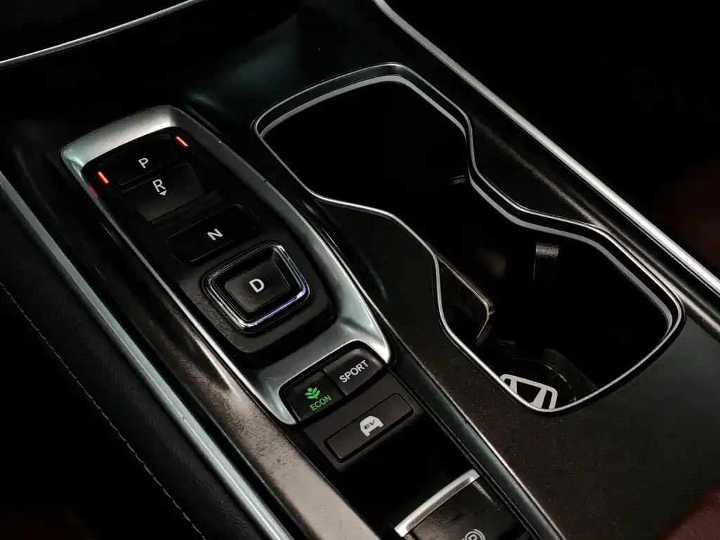 Honda Accord — фото 9
