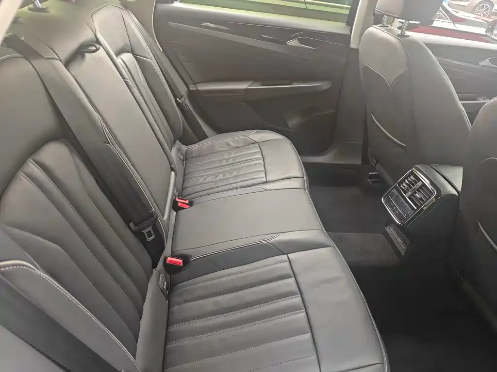 Volkswagen Passat — фото 7