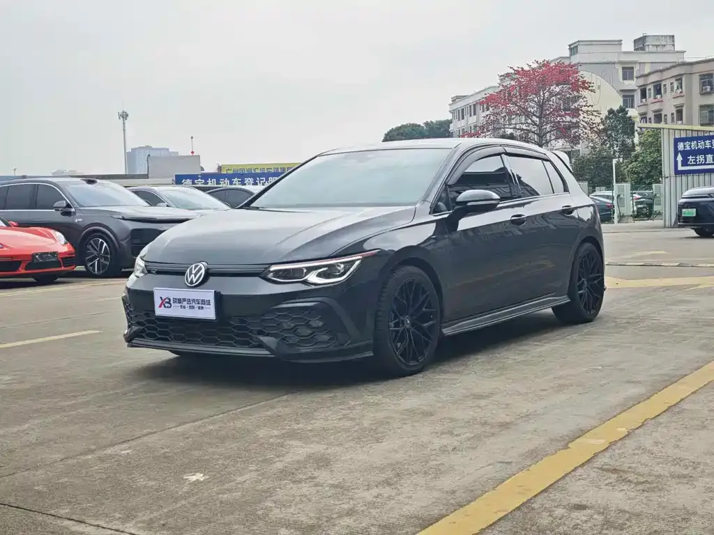 Volkswagen Golf GTI — фото 1