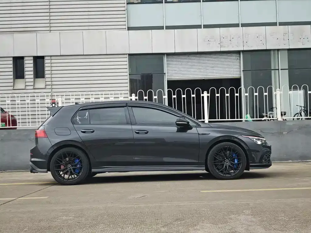Volkswagen Golf GTI — фото 6