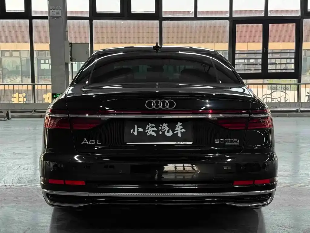 Audi A8 — фото 7
