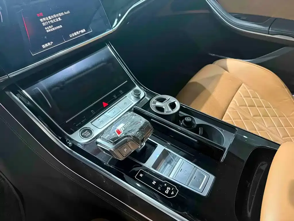 Audi A8 — фото 3