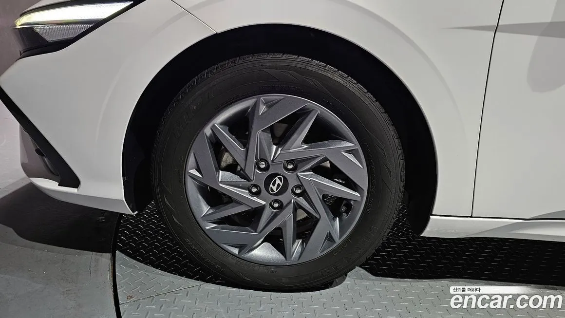 Hyundai AVANTE — фото 3