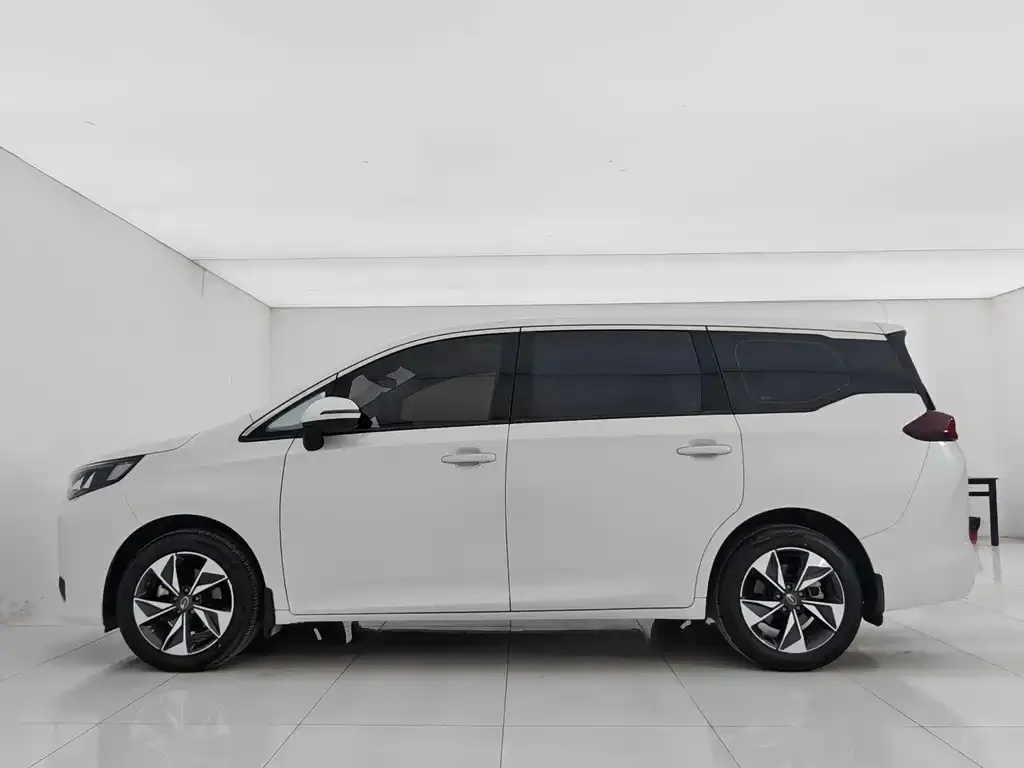 GAC Motor Trumpchi M6 — фото 10