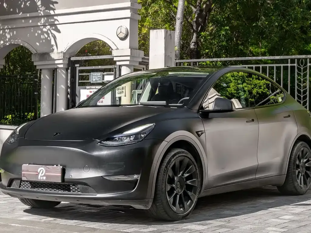 Tesla Model Y — фото 6