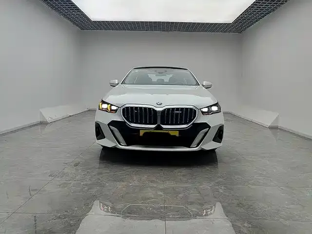 BMW 5 Series — фото 2