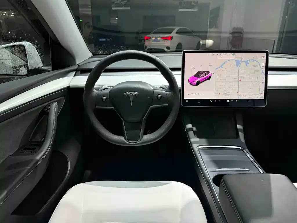 Tesla Model Y — фото 7