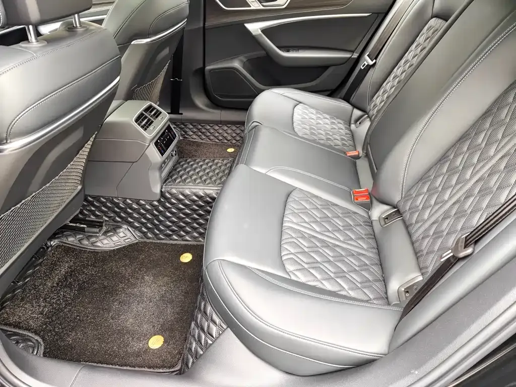 Audi A6L 2025 из CN, фото 10