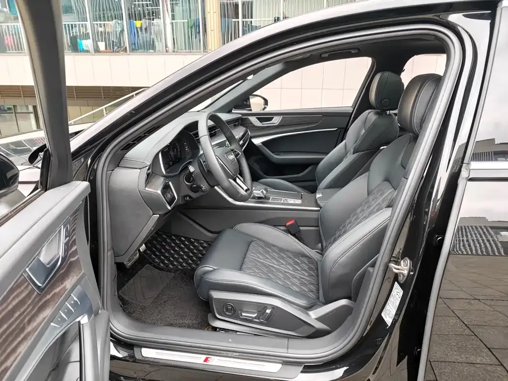 Audi A6L 2025 из CN, фото 6