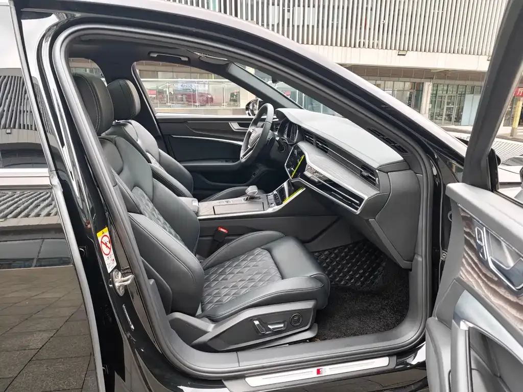 Audi A6L 2025 из CN, фото 8