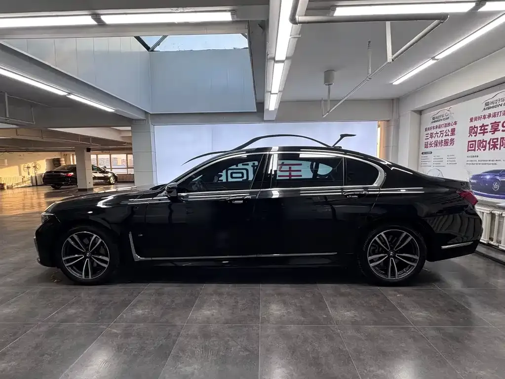 BMW 7 Series — фото 2