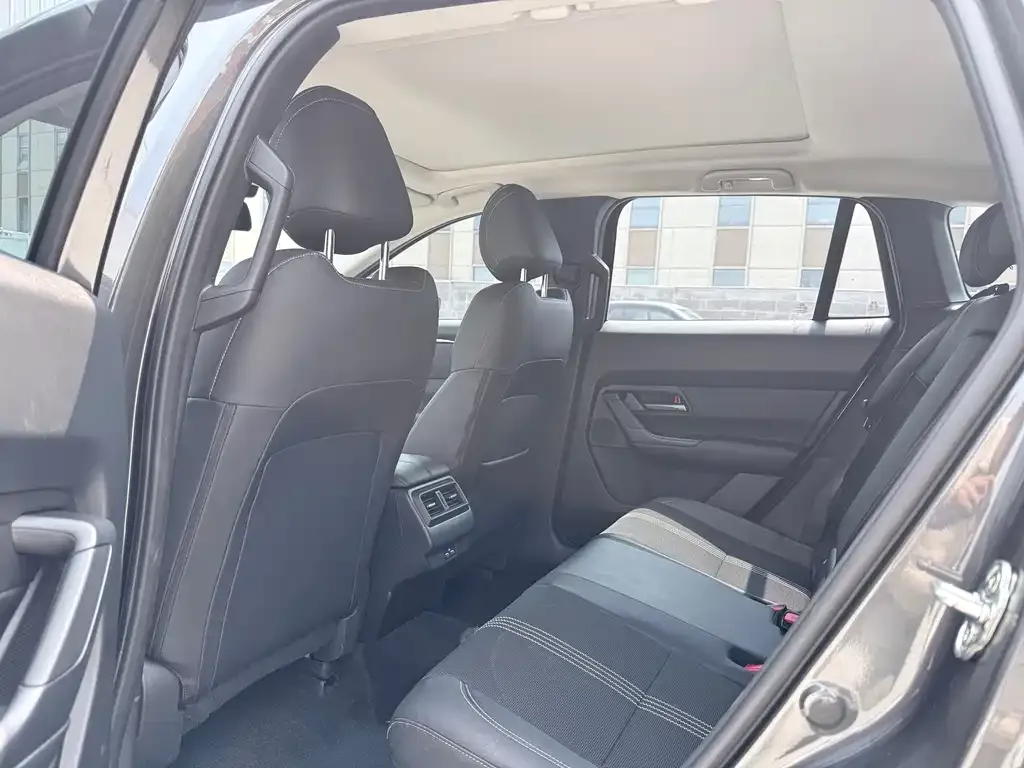 Mazda CX-50 2023 из CN, фото 4