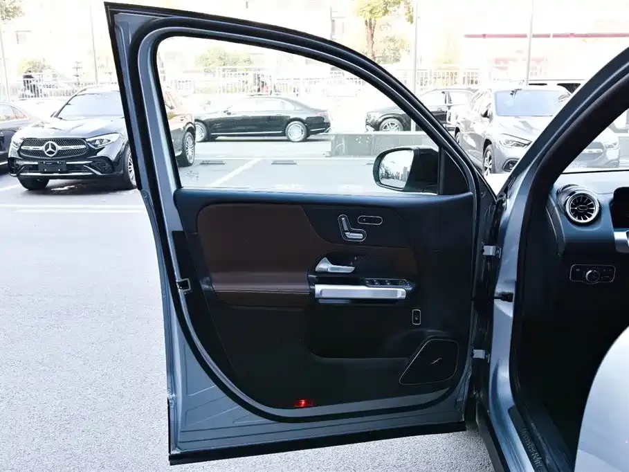 Mercedes-Benz GLB 2023 из CN, фото 7
