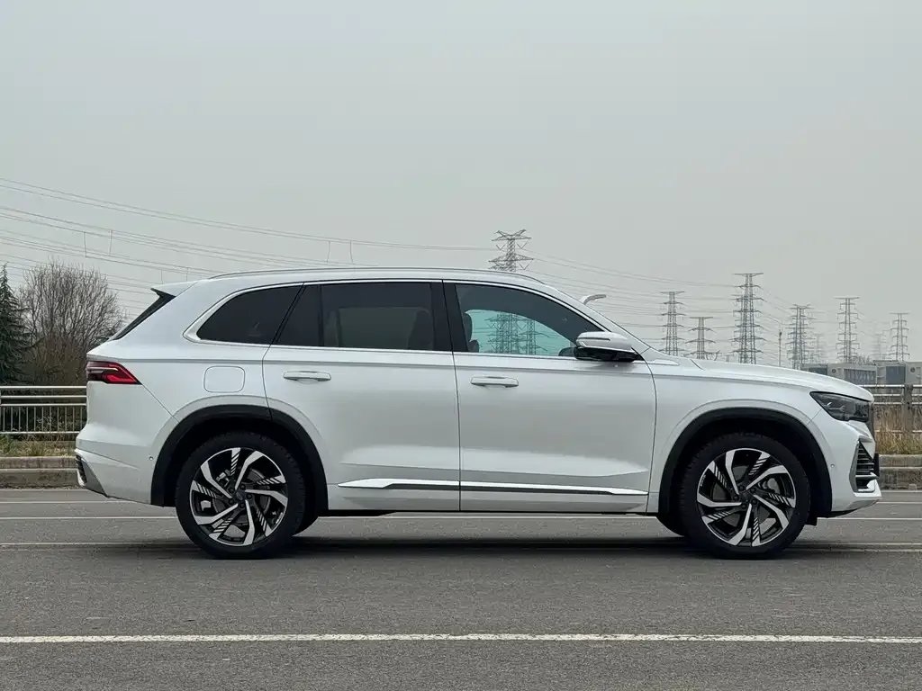 Geely Xingyue L 2022 из CN, фото 4