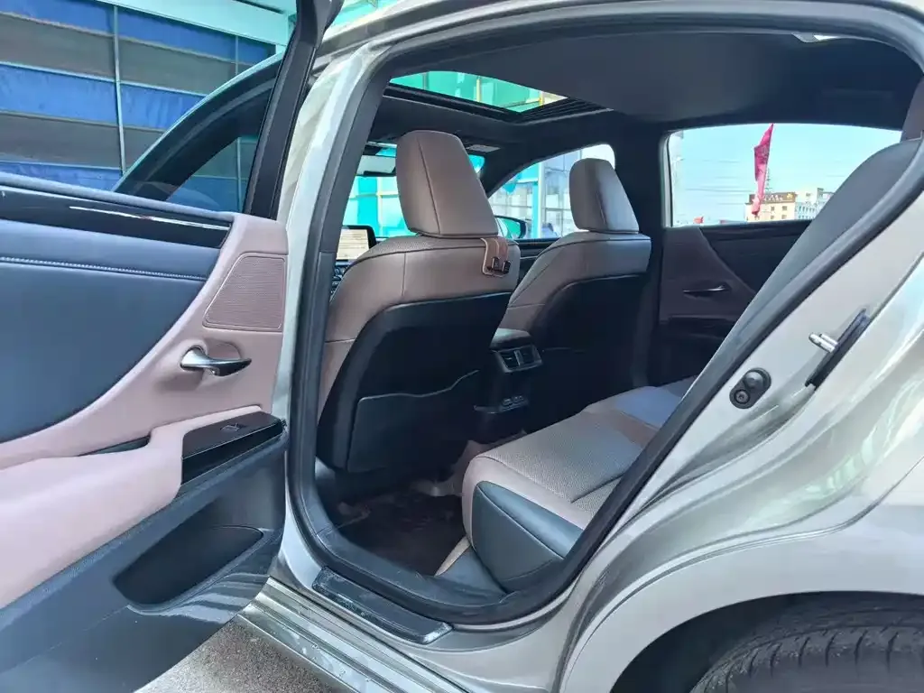 Lexus ES 2024 из CN, фото 3