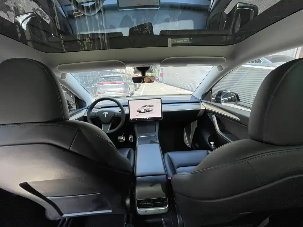 Tesla Model Y — фото 4