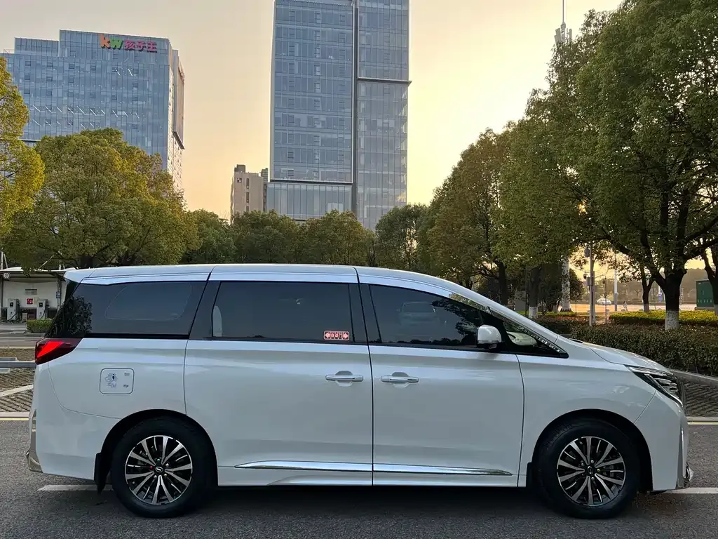 GAC Motor Trumpchi M8 — фото 9
