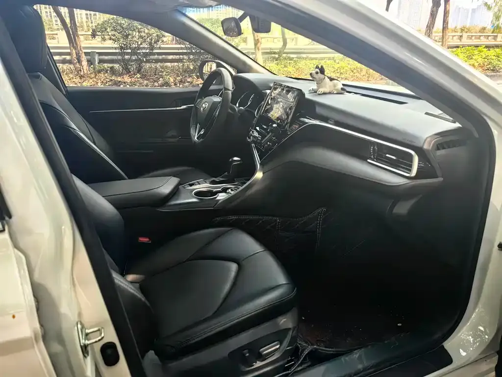 Toyota Camry 2022 из CN, фото 5