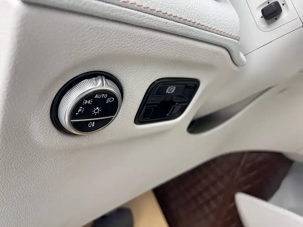 Mercedes-Benz EQE SUV — фото 2
