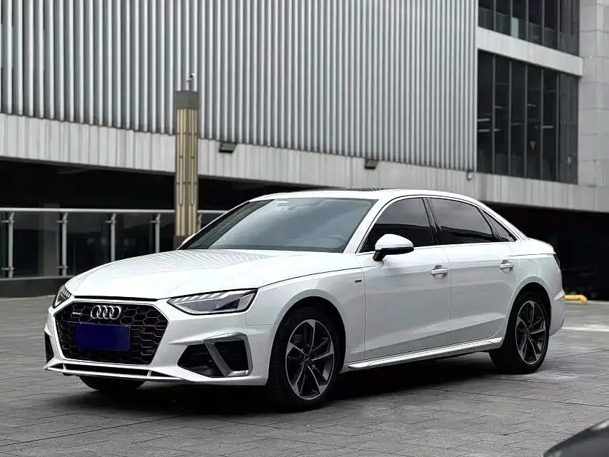 Audi A4L 2022 из CN, фото 1