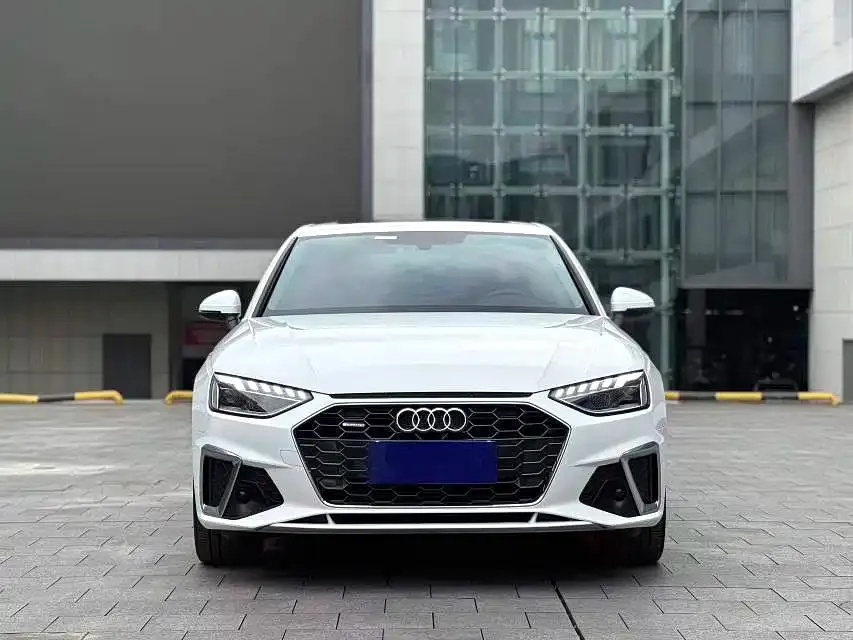 Audi A4L 2022 из CN, фото 4