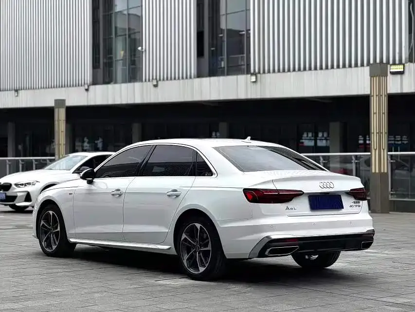 Audi A4L 2022 из CN, фото 2