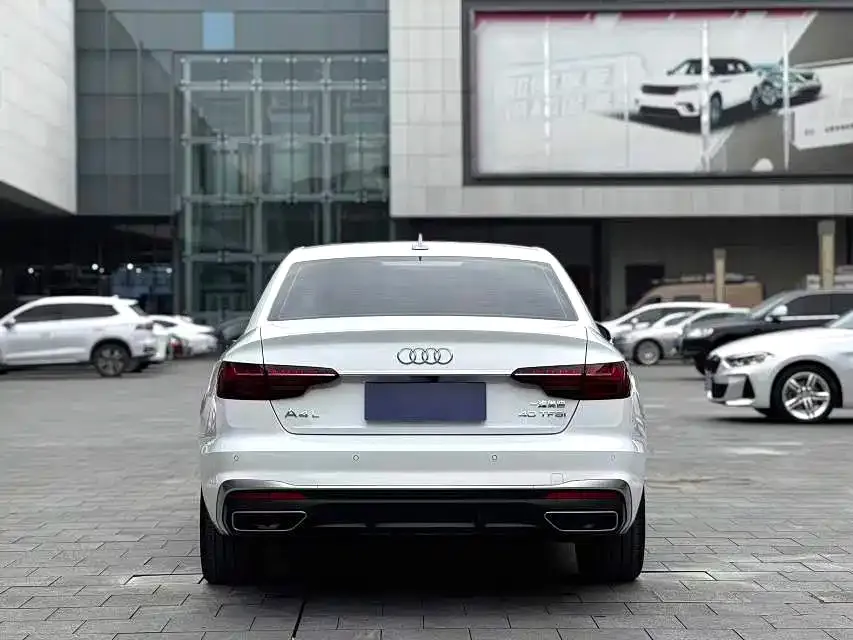 Audi A4L 2022 из CN, фото 8
