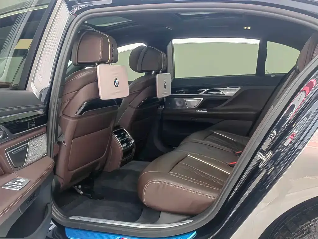 BMW 7 Series 2022 из CN, фото 7