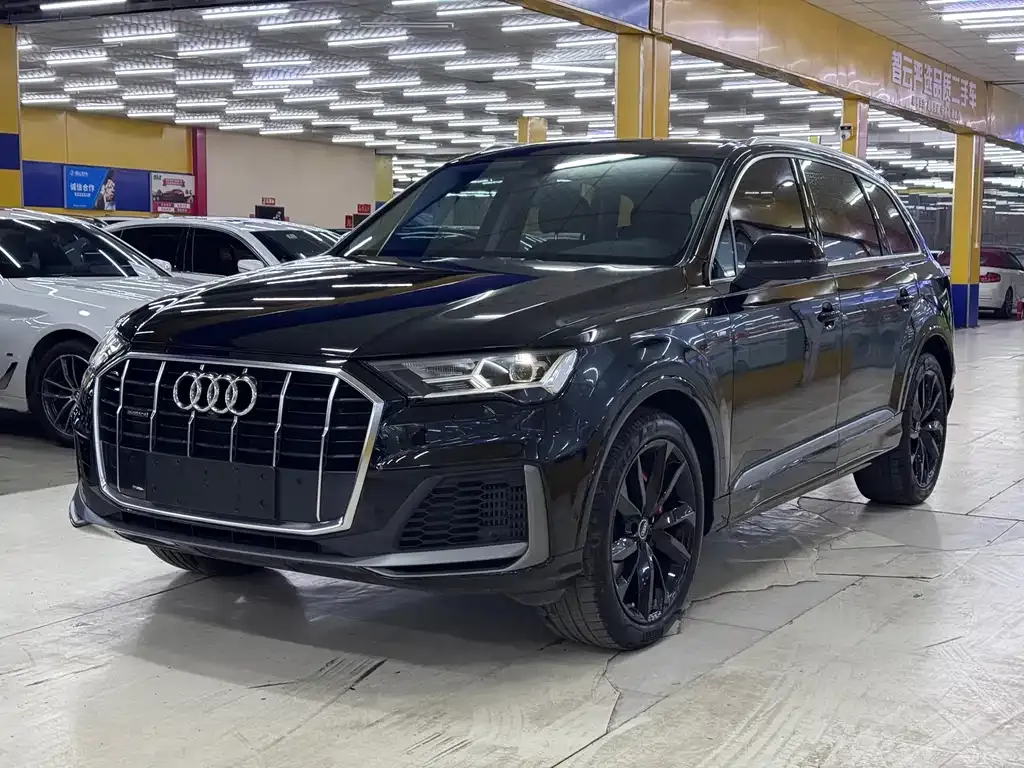 Audi Q7 2023 из CN, фото 1