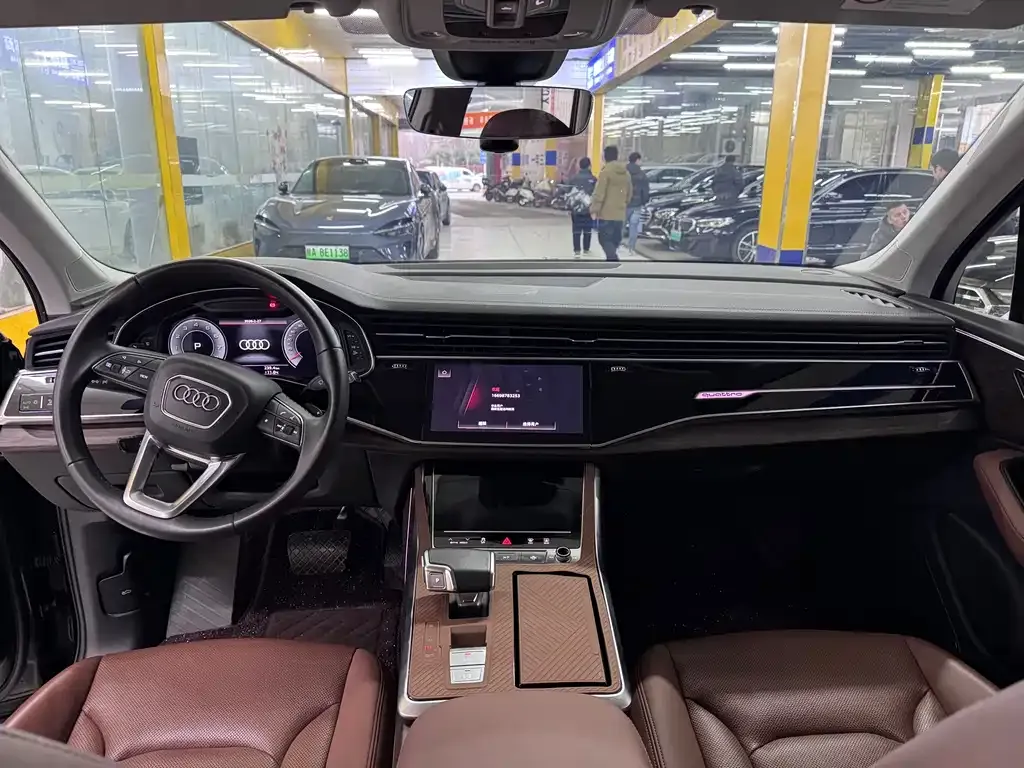 Audi Q7 2023 из CN, фото 7