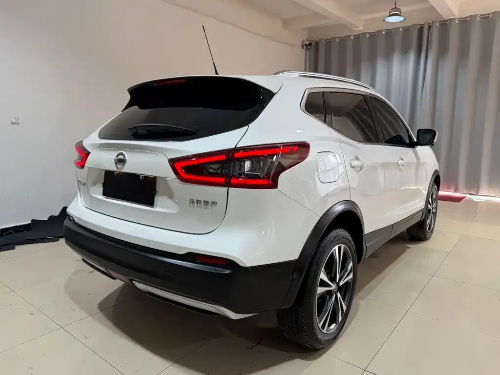 Nissan Qashqai 2022 из CN, фото 2
