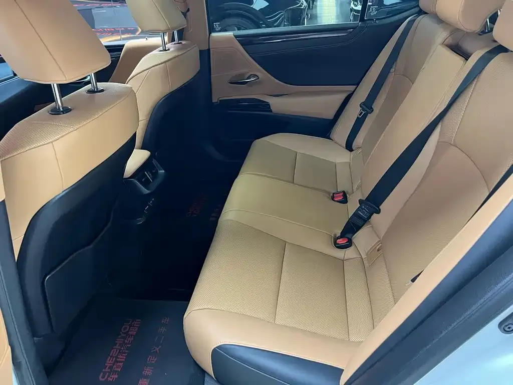 Lexus ES 2024 из CN, фото 8