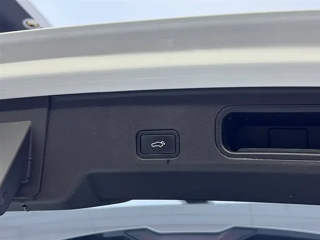 Geely Boyue L 2023 из CN, фото 8