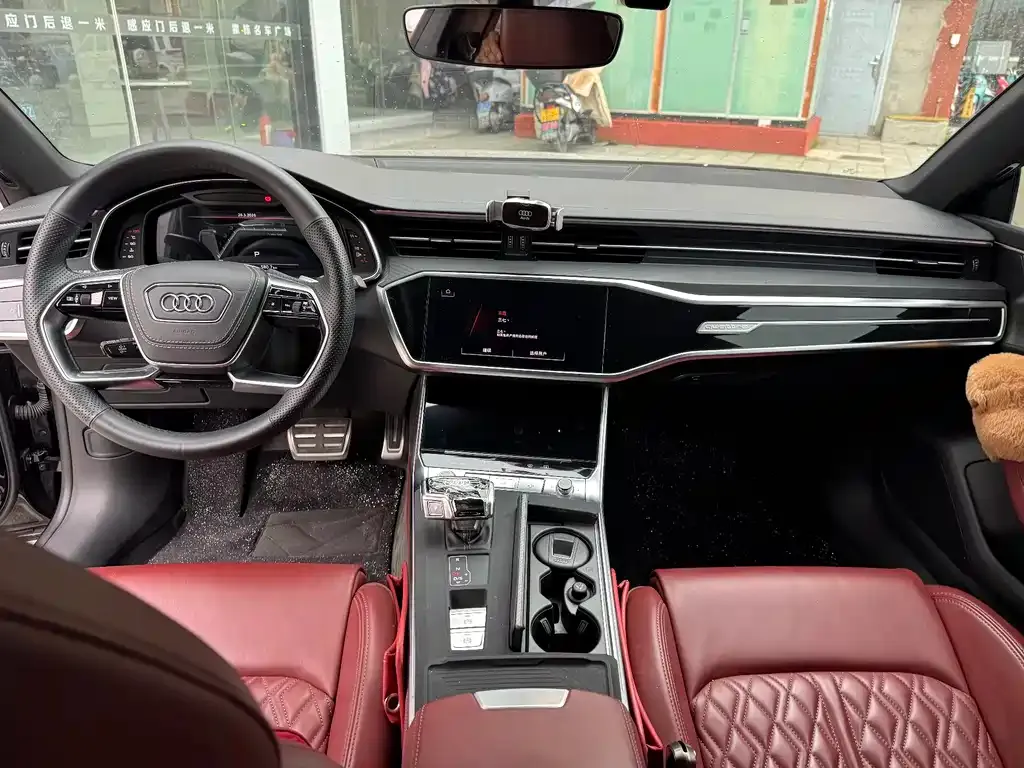 Audi A7L — фото 10