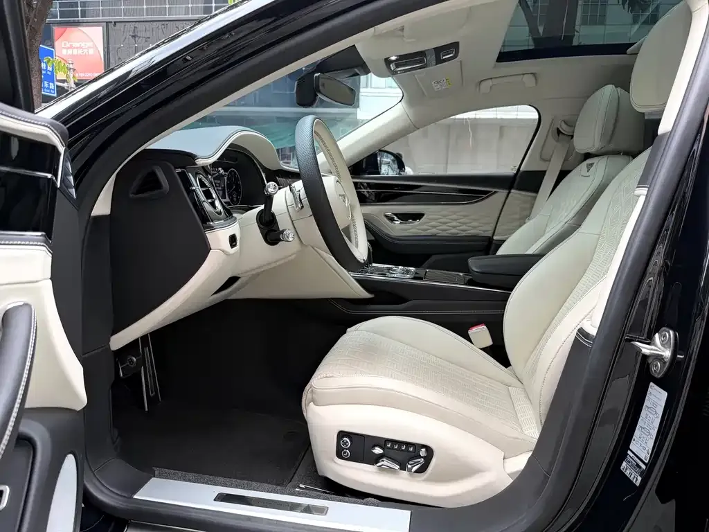 Bentley Flying Spur 2022 из CN, фото 8