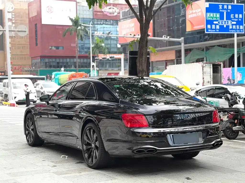 Bentley Flying Spur 2022 из CN, фото 9