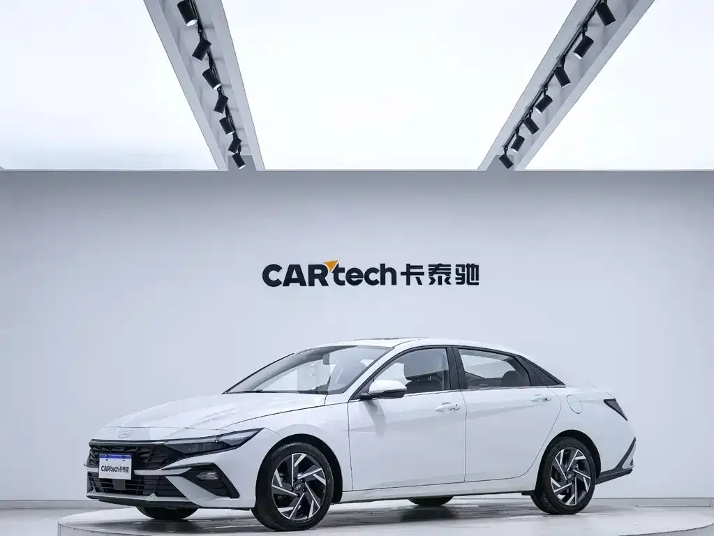 Hyundai Elantra 2024 из CN, фото 1