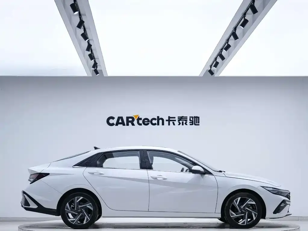 Hyundai Elantra 2024 из CN, фото 2