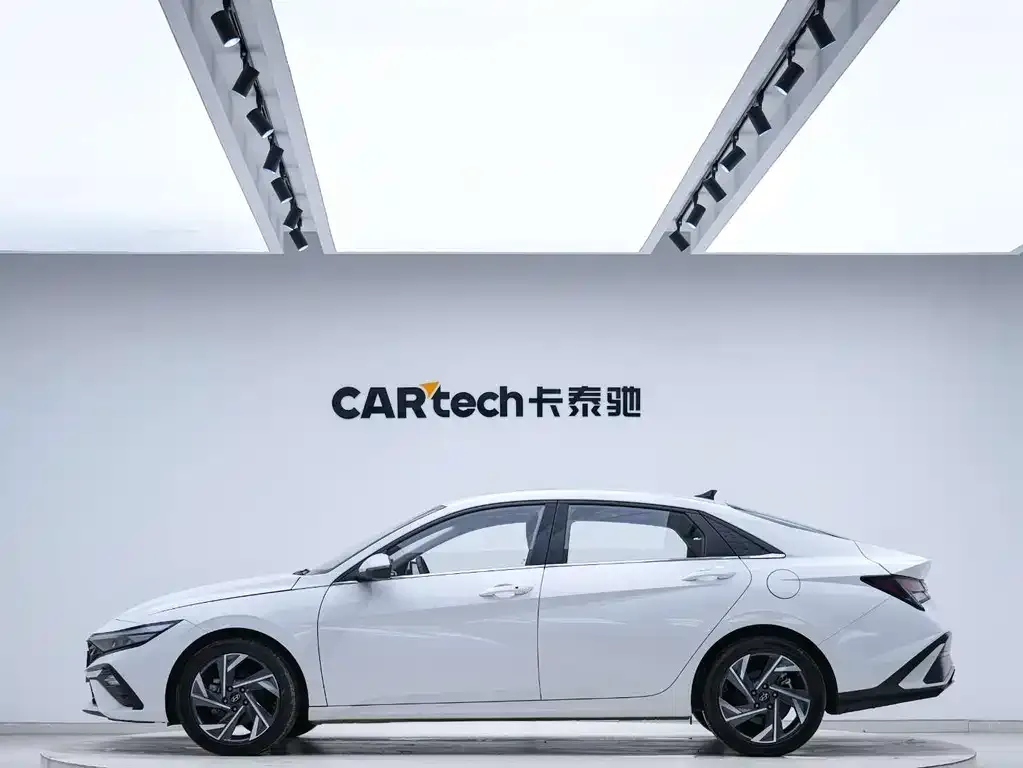 Hyundai Elantra 2024 из CN, фото 4