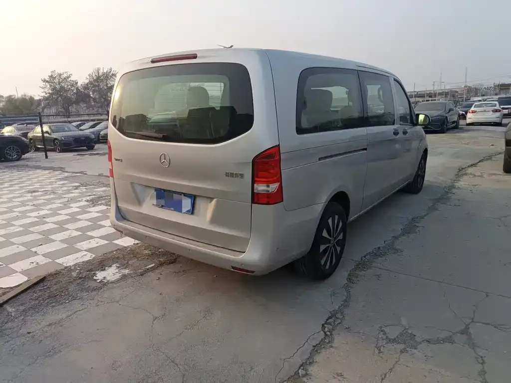 Mercedes-Benz Vito 2023 из CN, фото 8