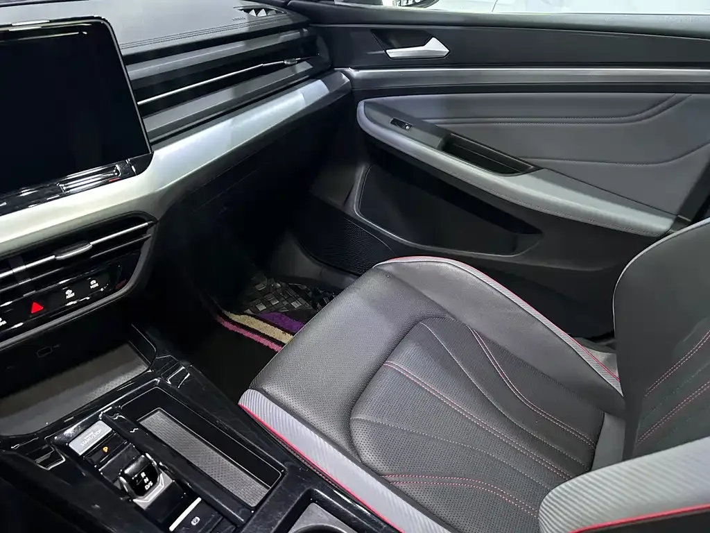 Volkswagen Lamando 2024 из CN, фото 3