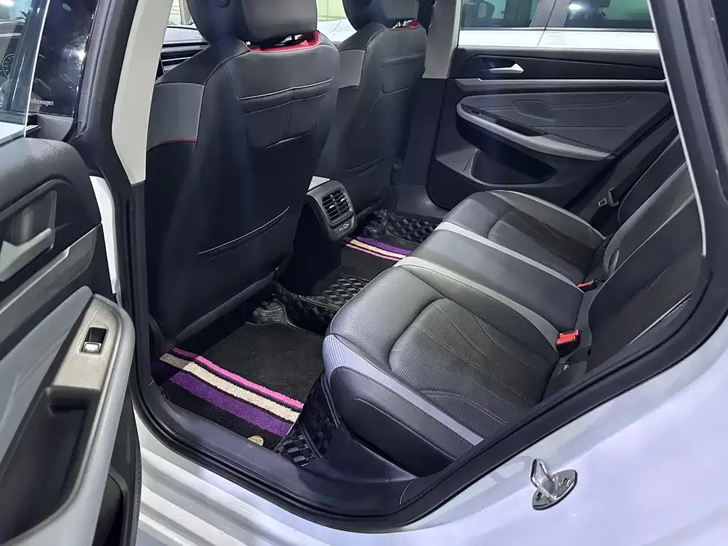 Volkswagen Lamando 2024 из CN, фото 4