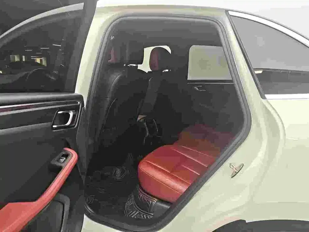 Porsche Macan 2021 из CN, фото 3