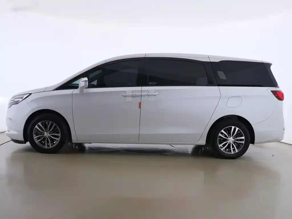 Buick GL8 2022 из CN, фото 3