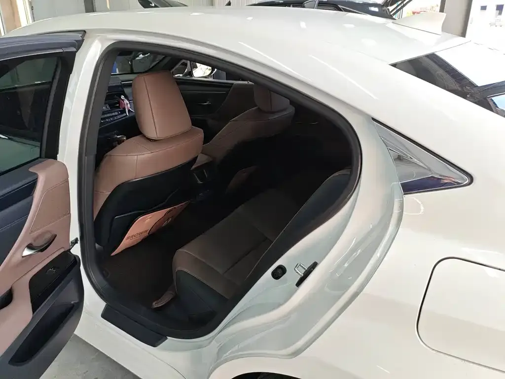Lexus ES 2023 из CN, фото 2