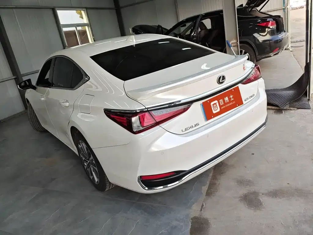 Lexus ES 2023 из CN, фото 5