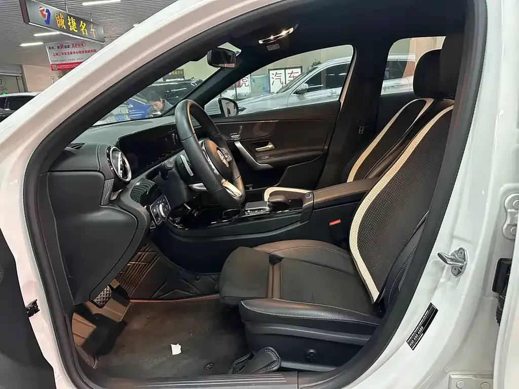 Mercedes-Benz A-Class 2023 из CN, фото 3