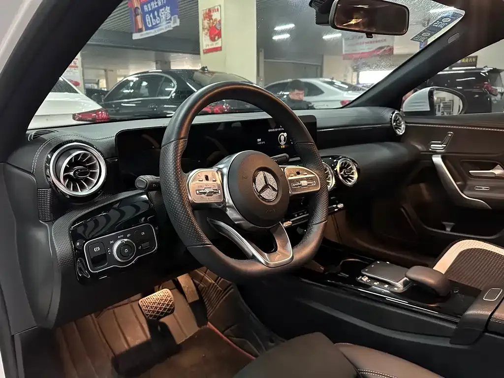Mercedes-Benz A-Class 2023 из CN, фото 4