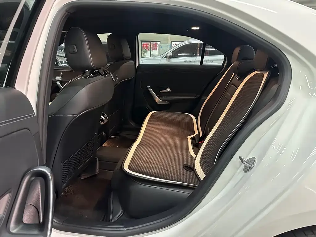 Mercedes-Benz A-Class 2023 из CN, фото 6